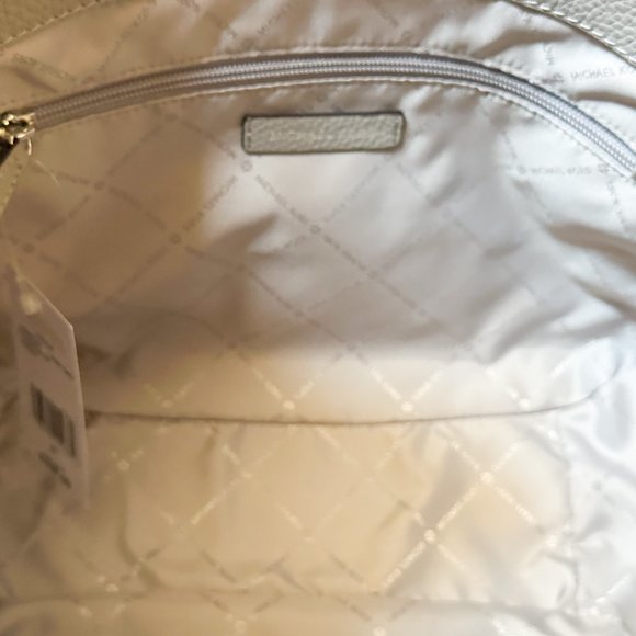 Michael Kors Fulton large Shoulder Hobo Pebbled Leather Bag Pearl Grey - Picture 11 of 12